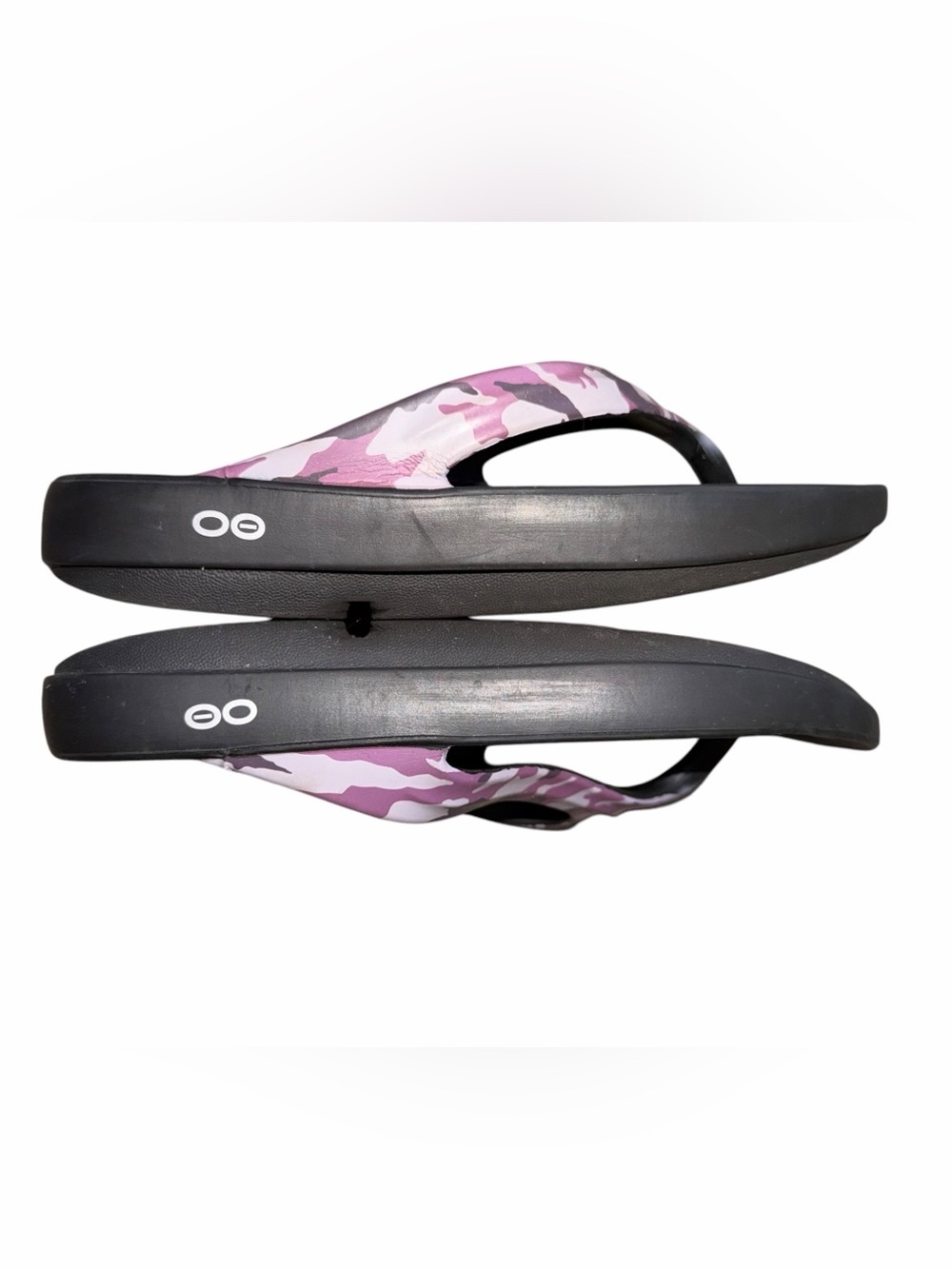 OOFOS Oolala limited women’s purple camo flip flop size 9